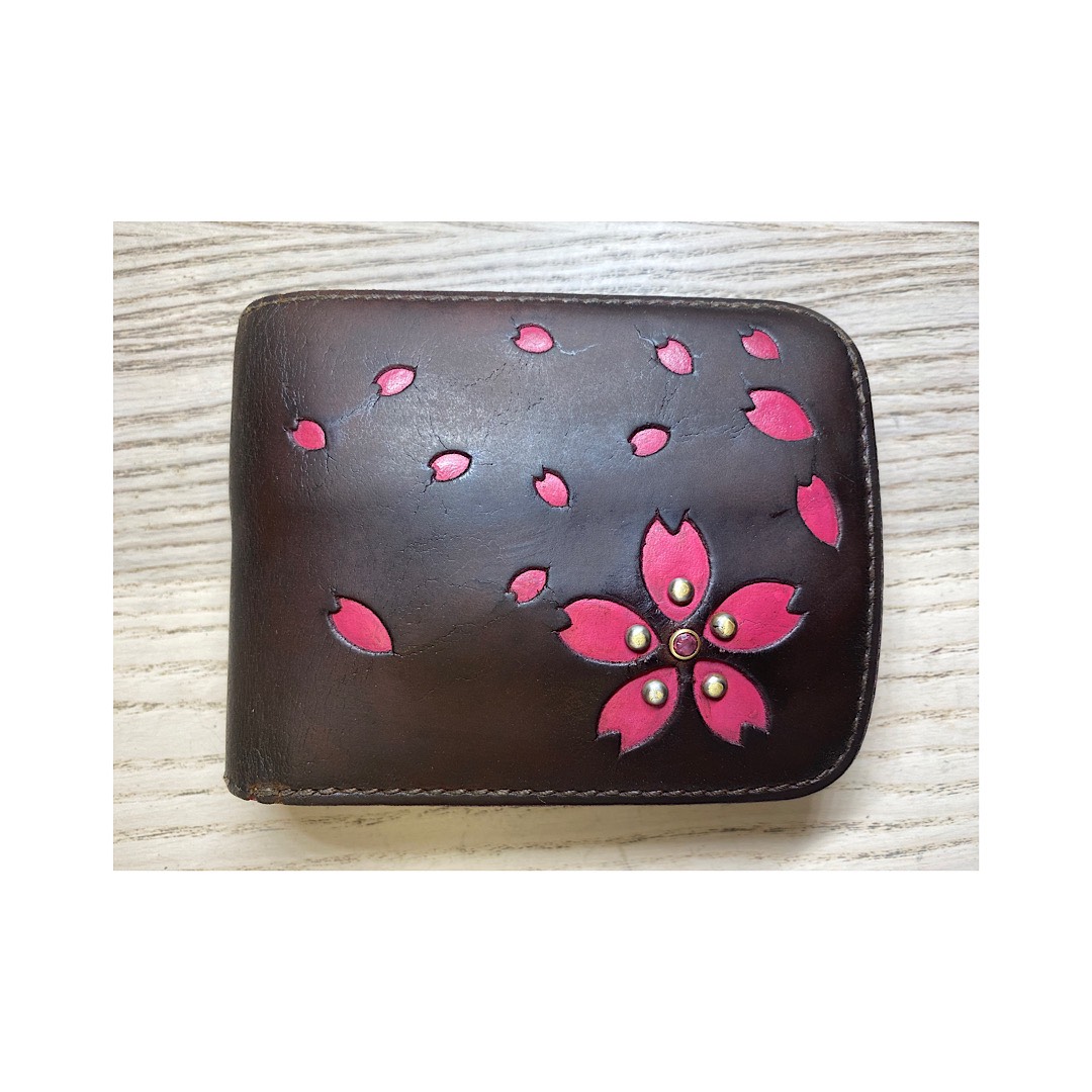 アルズニ長財布　桜型抜き　ライダース　お買い得商品 アルズニ長財布 桜型抜き ライダース お買い得商品 アルズニ 長